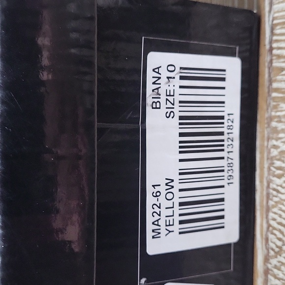 NWT New York & Co Biana Women's Yellow Heels with Clear Straps Size 10 - Picture 9 of 11